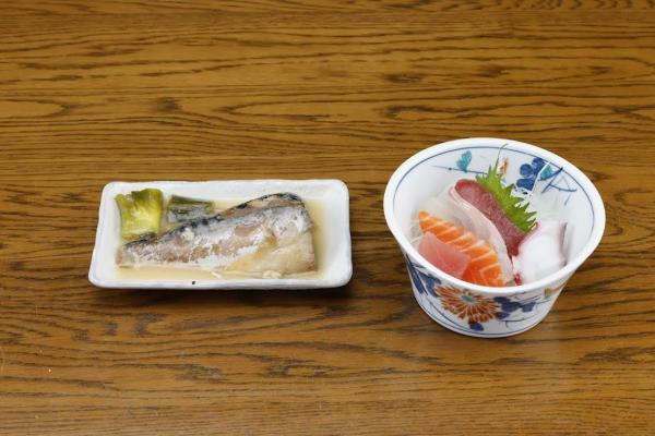 さばみそ煮・刺盛り定食（ハーフ＆ハーフ）