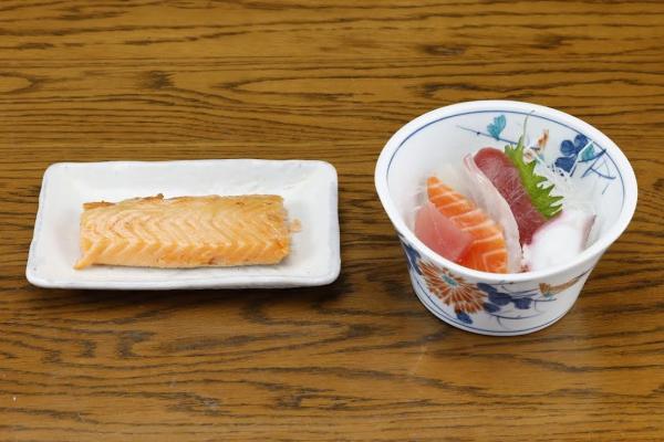 鮭ハラス塩焼・刺盛り定食（ハーフ＆ハーフ）