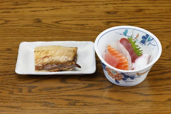 サバ塩焼　刺盛り定食（ハーフ＆ハーフ）